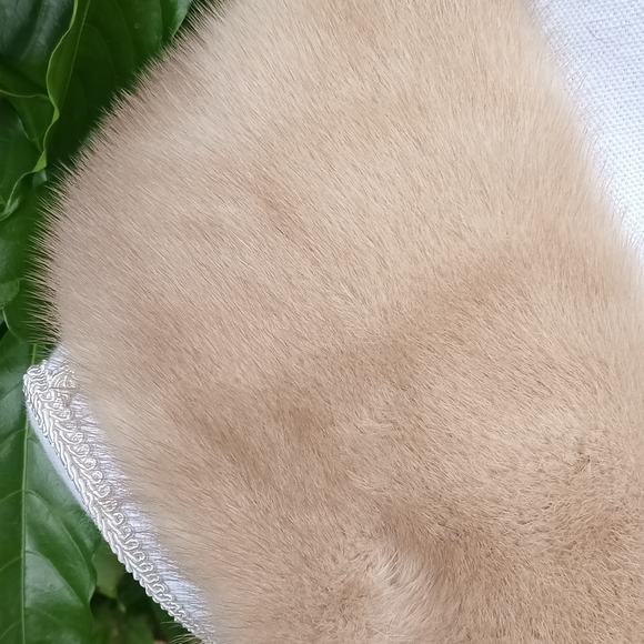 '50s Vintage blonde mink fur scarf, shawl - Picture 4 of 7